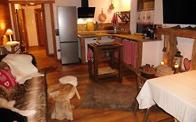 Wellnessoase Mit Sauna Und Whirlpool